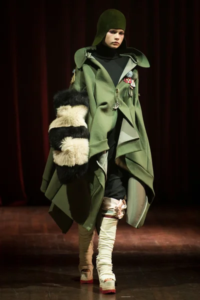 Look 11
